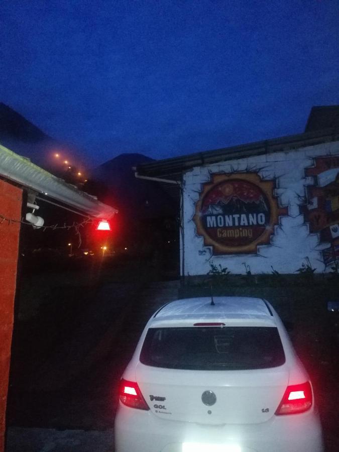 Montano Camping & Hostel Banos  Exterior photo